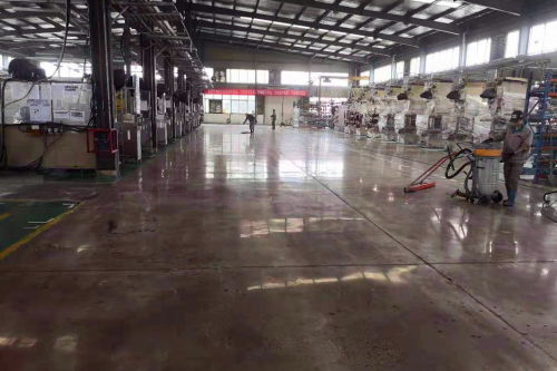 舊地坪打磨施工細(xì)節(jié)對工廠地坪改造價(jià)格的影響分析